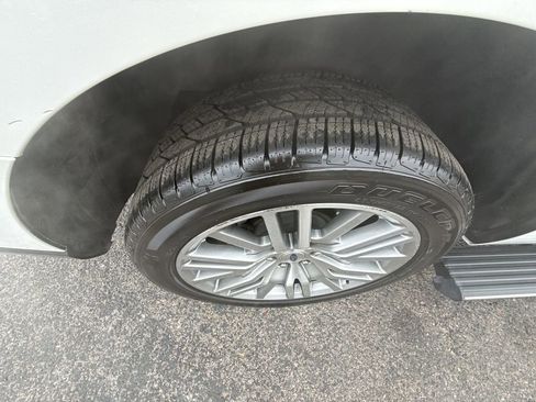 Used 2023 Ford Expedition Limited image 40