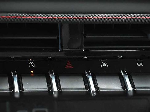 Used 2026 Chevrolet Colorado Z71 w/ Technology Package AWD/4WD image 21