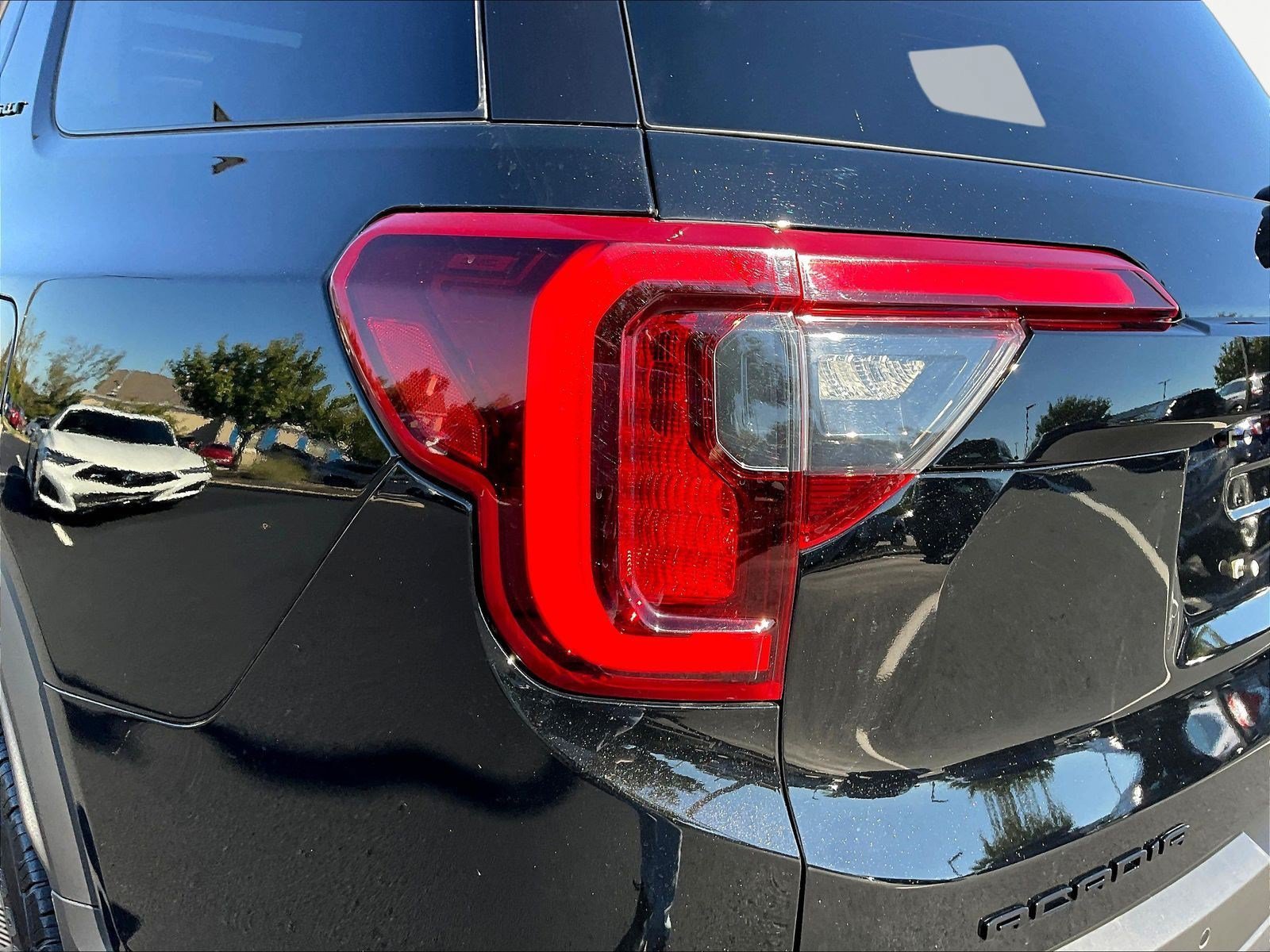 Used 2021 GMC Acadia SLT w/ Elevation Edition AWD/4WD image 23