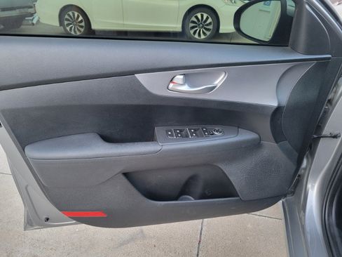 Used 2023 Kia Forte LXS FWD image 17