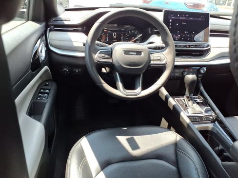 Used 2025 Jeep Compass Limited AWD/4WD image 6