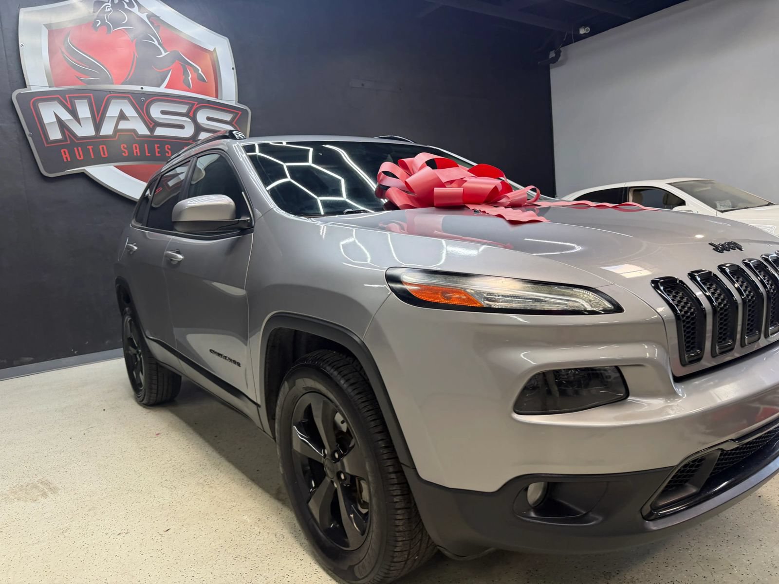 Used 2016 Jeep Cherokee Latitude FWD image 5