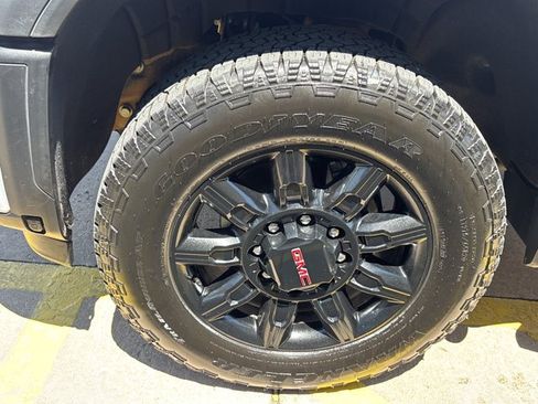 Used 2025 GMC Sierra 2500 AT4 AWD/4WD image 12