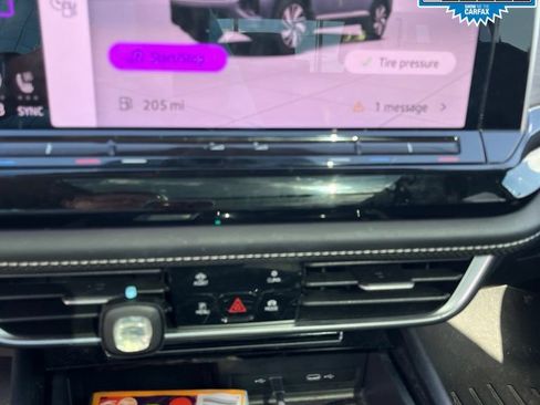 Used 2024 Volkswagen Atlas SEL AWD/4WD image 20