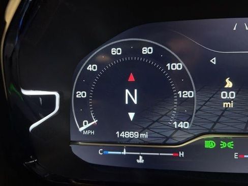 Used 2024 GMC Yukon Denali Ultimate AWD/4WD image 18