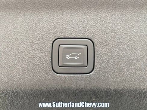 Used 2025 Chevrolet Suburban Z71 AWD/4WD image 49