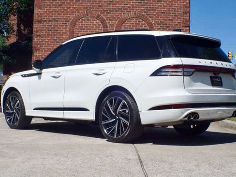 Used 2025 Lincoln Aviator Black Label w/ Jet Appearance Package AWD/4WD image 7