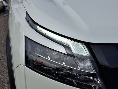 Certified 2023 Nissan Pathfinder SV w/ Black Appearance Package image 12