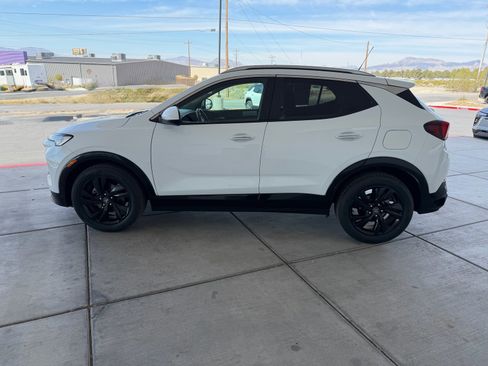 Used 2024 Buick Encore GX Sport Touring image 6