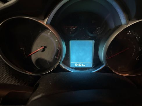 Used 2015 Chevrolet Cruze LT image 2