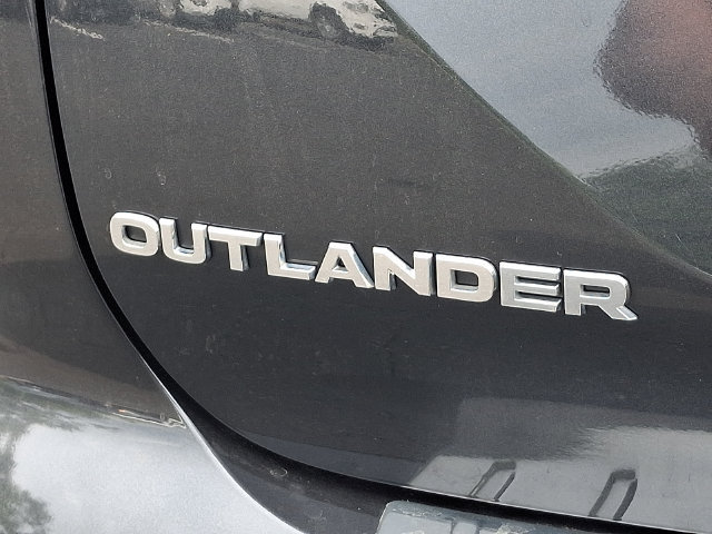 Used 2024 Mitsubishi Outlander AWD image 36