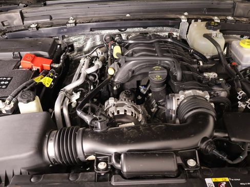 Used 2024 Jeep Wrangler Unlimited Sport AWD/4WD image 18