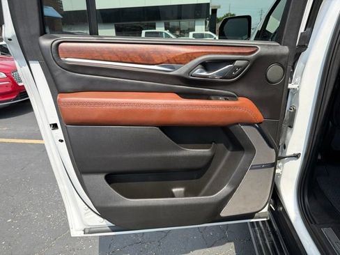 Certified 2023 GMC Yukon XL Denali Ultimate w/ LPO, Floor Liner Package AWD/4WD image 13