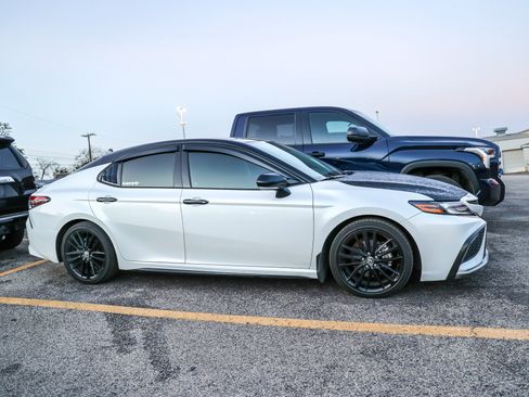 Used 2023 Toyota Camry XSE image 6