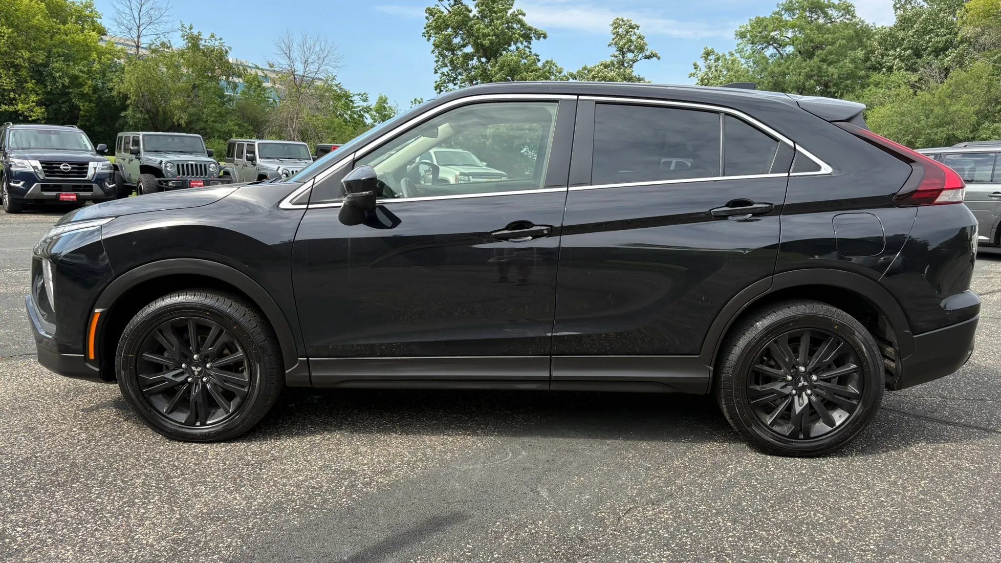 Used 2023 Mitsubishi Eclipse Cross LE AWD/4WD image 5