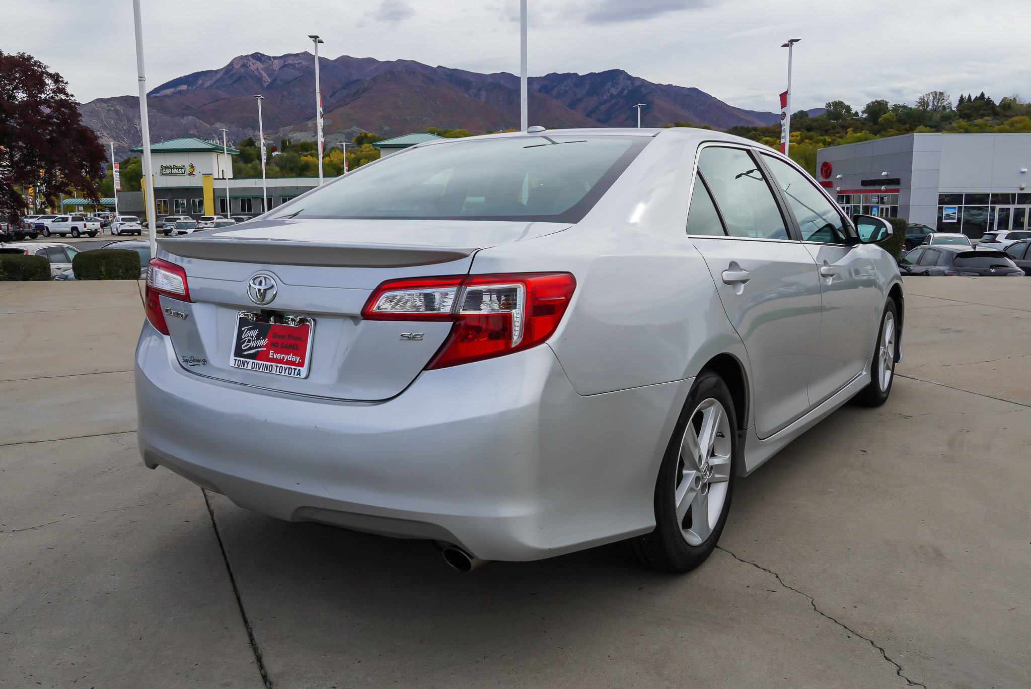 Used 2013 Toyota Camry SE FWD image 8