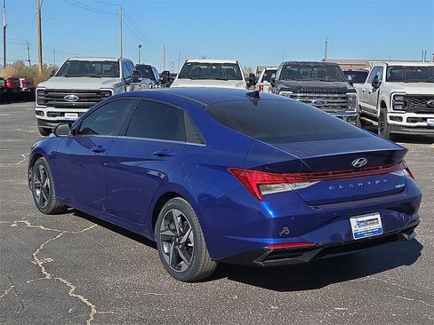 Used 2023 Hyundai Elantra Limited image 3