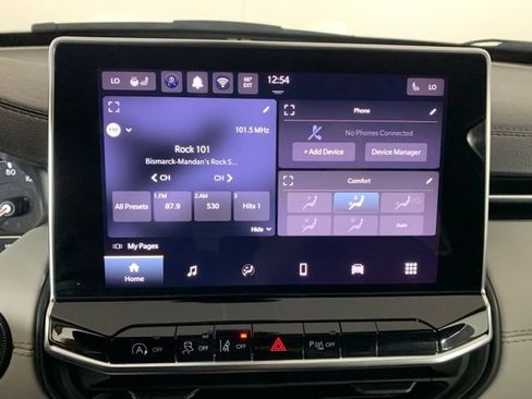 Used 2024 Jeep Compass Limited AWD/4WD image 3