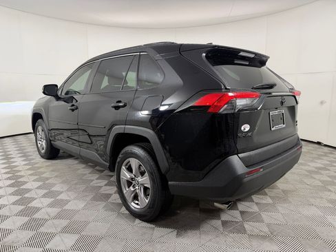 Used 2022 Toyota RAV4 XLE AWD/4WD image 3