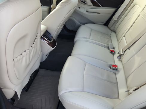 Used 2015 Buick LaCrosse Premium image 9