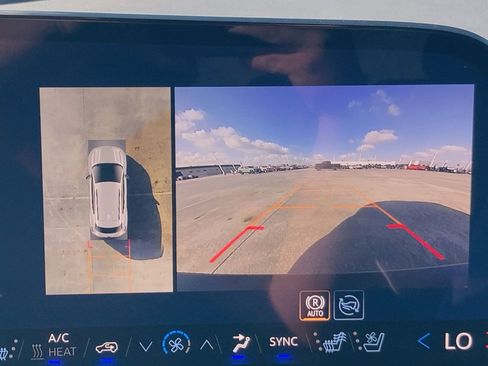 New 2026 Chevrolet Equinox EV LT w/ Convenience Package II image 25