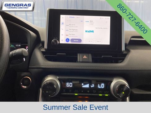Used 2025 Toyota RAV4 XLE AWD/4WD image 17