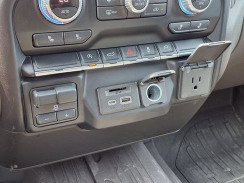 Used 2020 GMC Sierra 1500 SLT AWD/4WD image 9