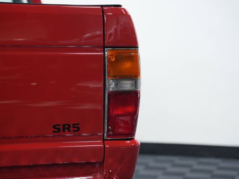 Used 1988 Toyota Pickup Deluxe image 16