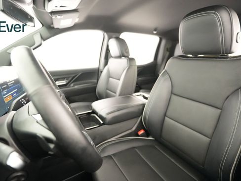 Used 2025 Chevrolet Silverado EV LT AWD/4WD image 4