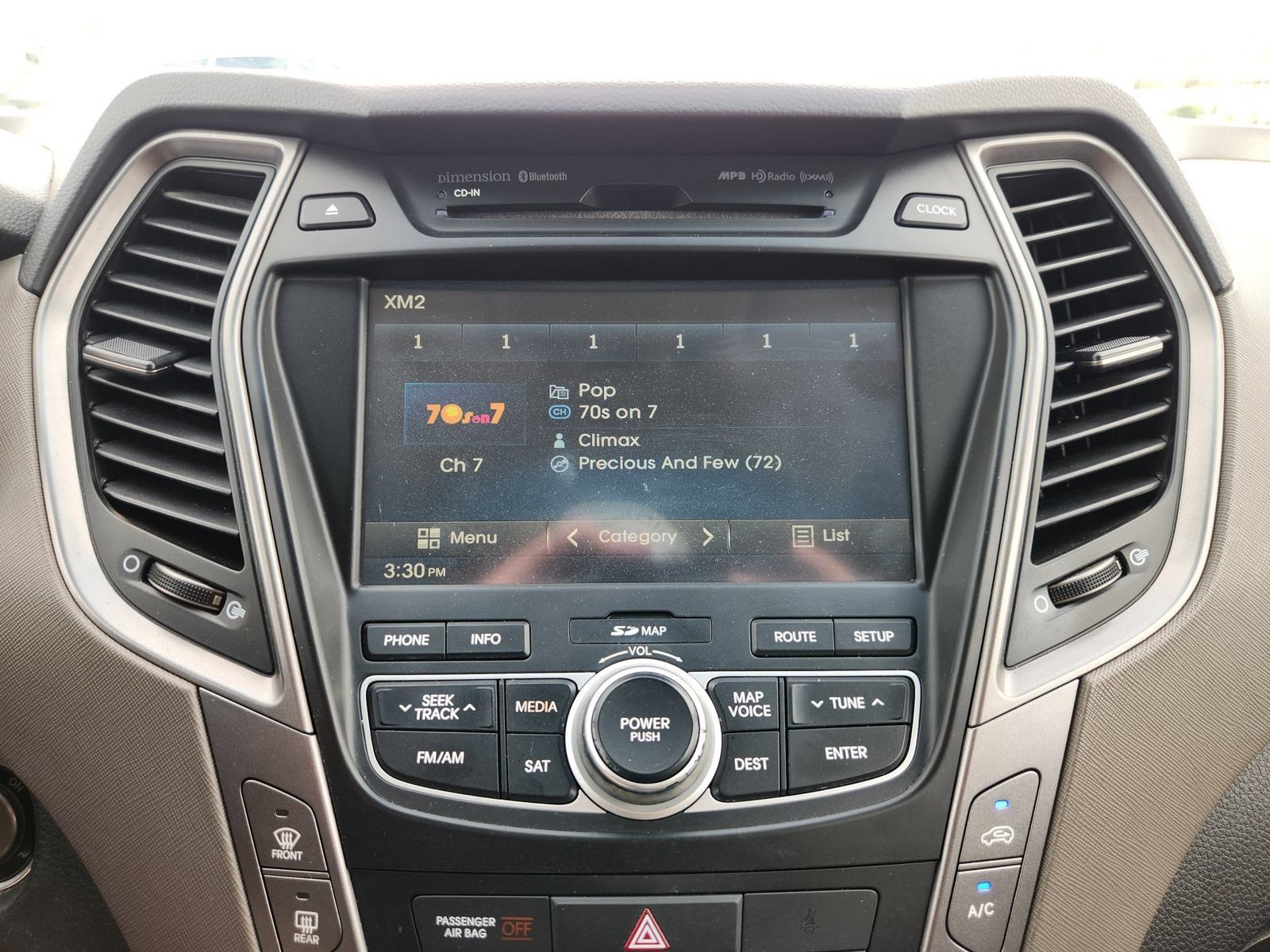 Used 2015 Hyundai Santa Fe Sport w/ Option Group 04 FWD image 17