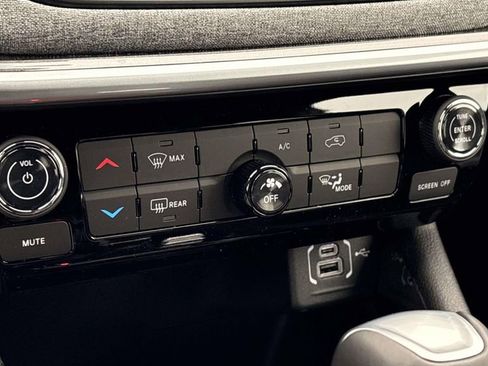 New 2026 Jeep Compass Latitude image 32