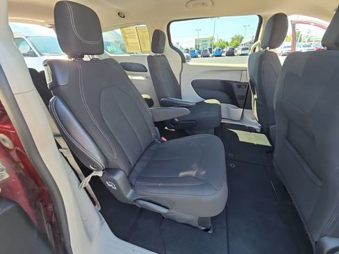 Used 2023 Chrysler Voyager LX FWD image 23