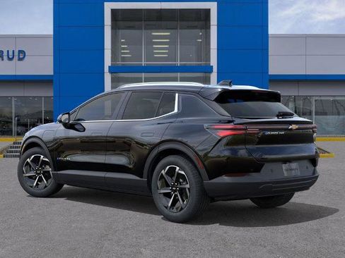 New 2026 Chevrolet Equinox EV LT image 3