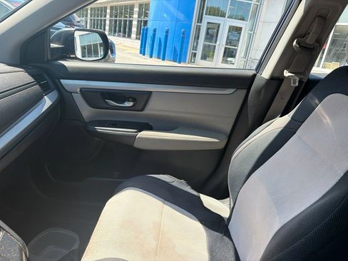 Used 2017 Honda CR-V LX image 4