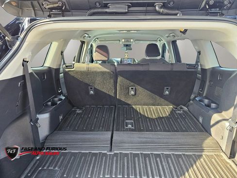 Used 2022 Toyota Highlander L AWD/4WD image 32