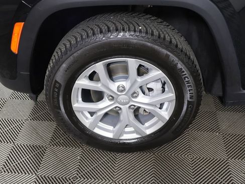 Used 2023 Jeep Grand Cherokee Limited AWD/4WD image 18
