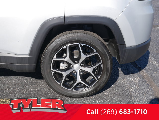 Used 2024 Jeep Compass Limited AWD/4WD image 45