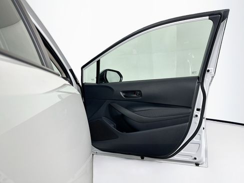 Used 2026 Toyota Corolla LE FWD image 30