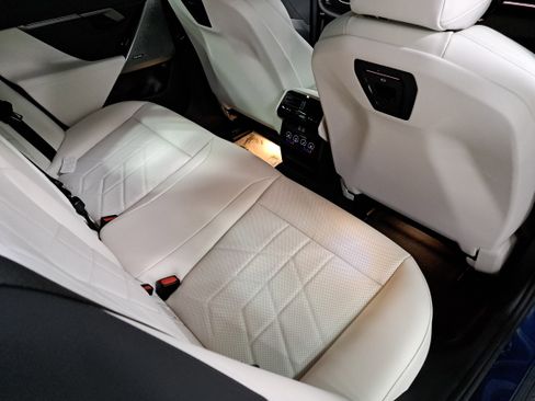 New 2026 BMW 530i w/ Premium Package image 12