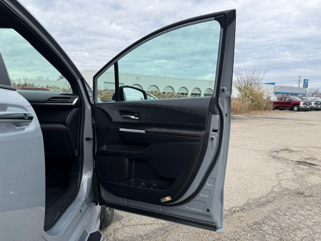 Used 2025 Toyota Sienna XSE w/ XSE Plus Package AWD/4WD image 18