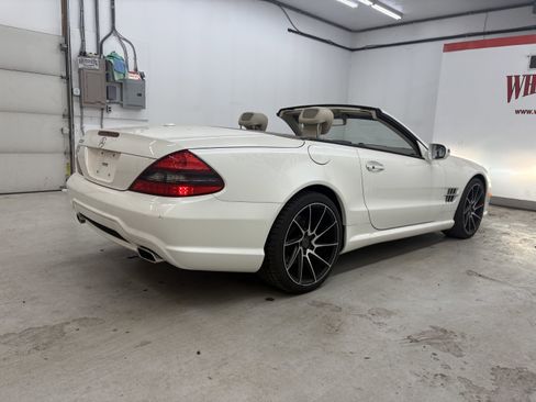 Used 2011 Mercedes-Benz SL 550 image 6