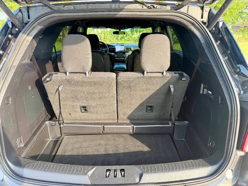 Used 2020 Ford Explorer XLT RWD image 16