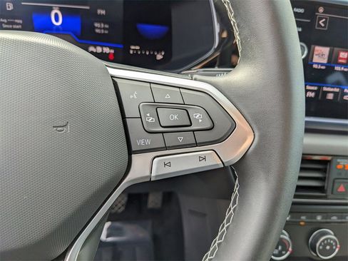 Certified 2022 Volkswagen Taos SE image 31