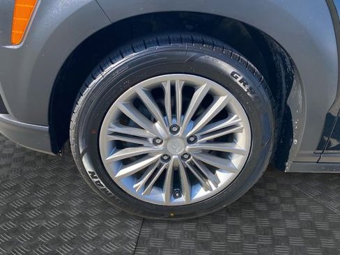 Used 2018 Hyundai Kona SEL FWD image 31