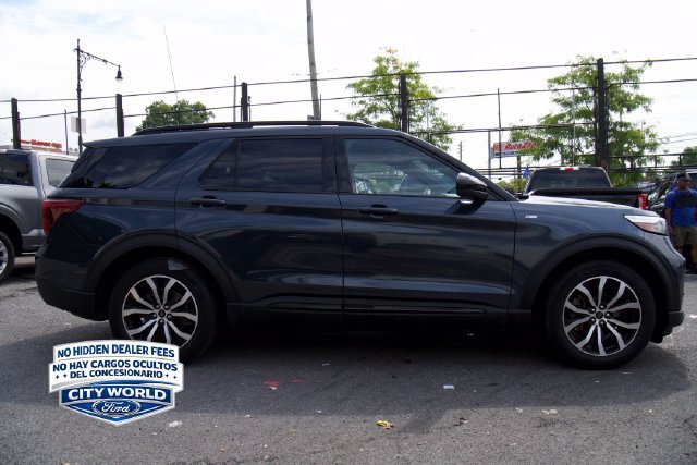 Used 2022 Ford Explorer ST-Line RWD image 3