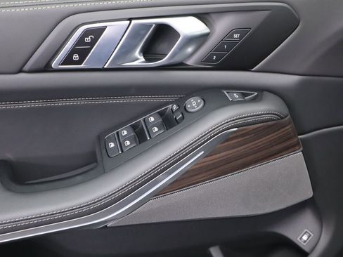 Used 2026 BMW X5 xDrive50e w/ M Sport Package image 26