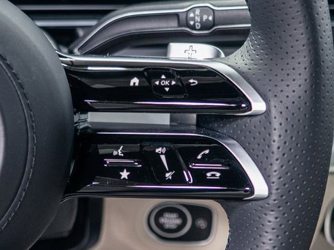 Used 2024 Mercedes-Benz GLS 450 4MATIC image 13