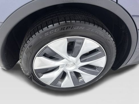 Used 2023 Tesla Model Y Long Range AWD/4WD image 83