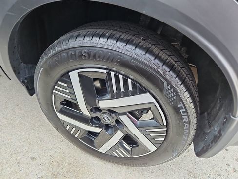 Used 2025 Nissan Kicks SV image 28