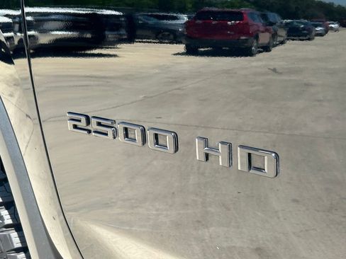 Used 2022 Chevrolet Silverado 2500 LT w/ Midnight Edition AWD/4WD image 15